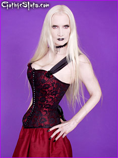 http://altporn.org/_images/2011/08/darkly-elegant-maitresse-jennifer.jpg